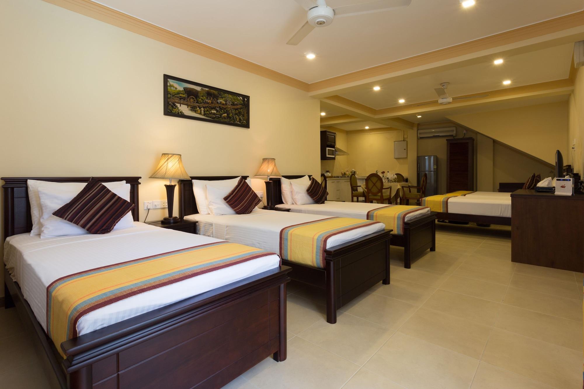 Oak Ray Serene Garden Hotel Kandy Exterior photo
