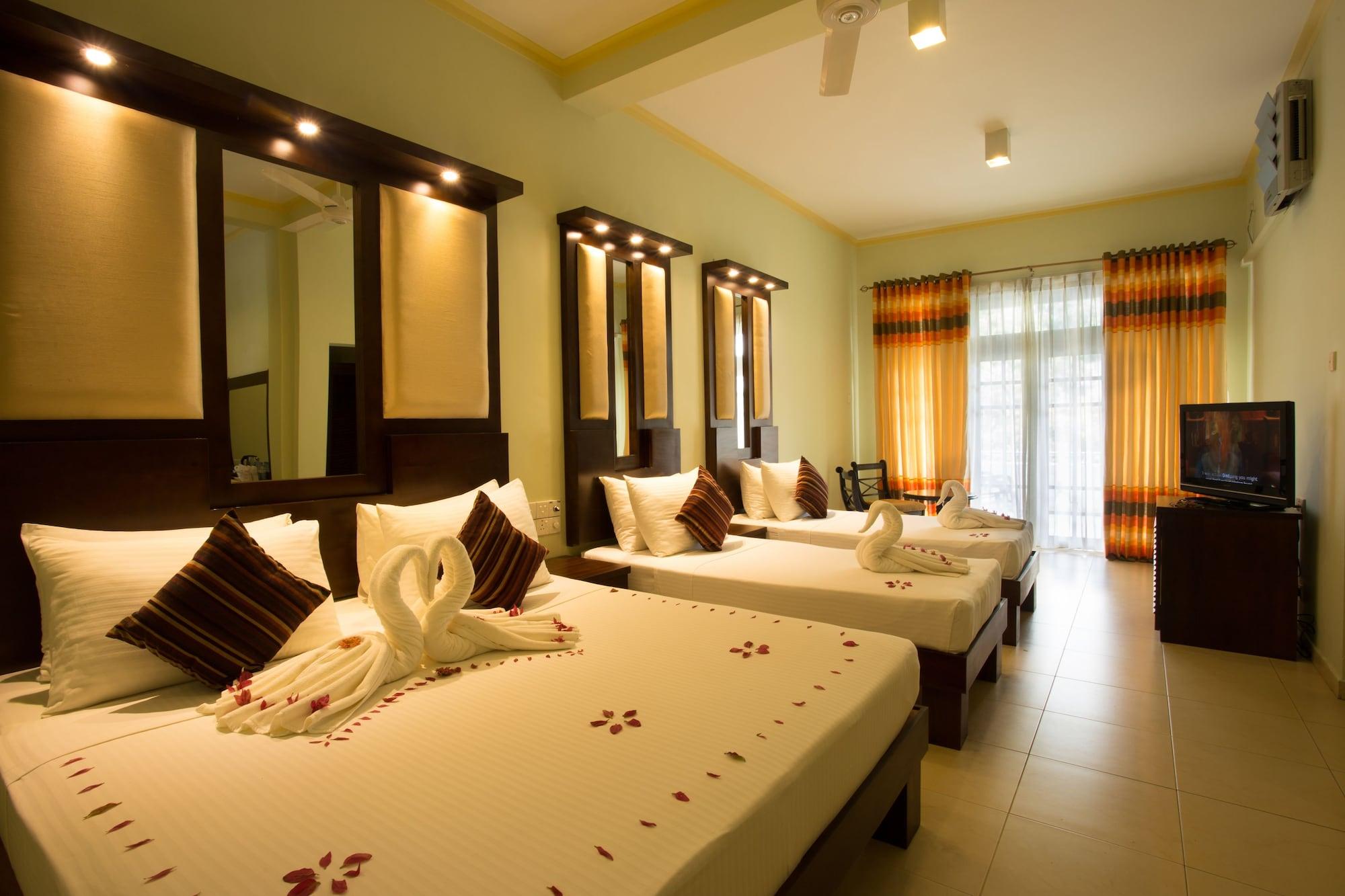 Oak Ray Serene Garden Hotel Kandy Exterior photo