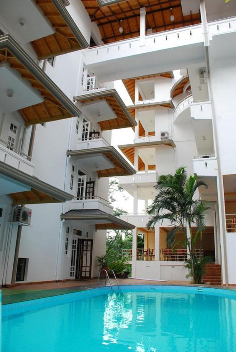 Oak Ray Serene Garden Hotel Kandy Exterior photo