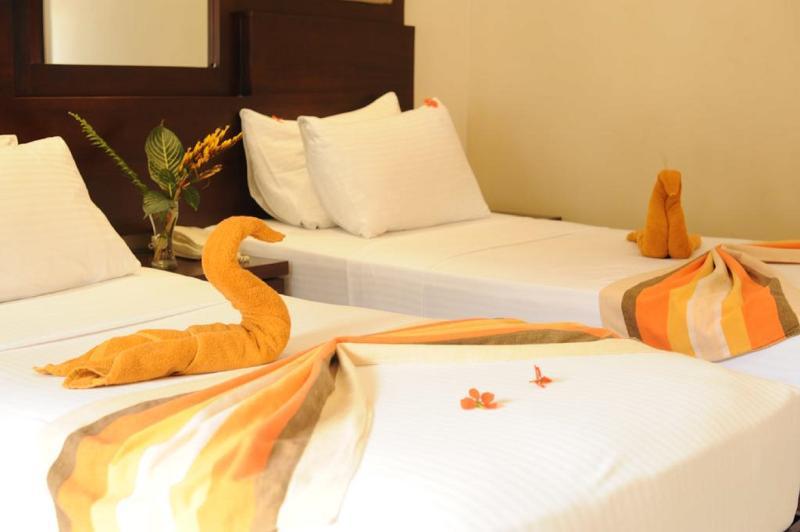 Oak Ray Serene Garden Hotel Kandy Exterior photo