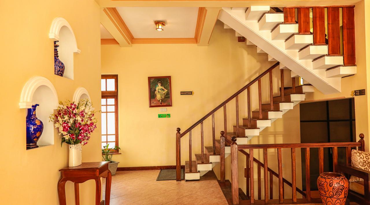 Oak Ray Serene Garden Hotel Kandy Exterior photo
