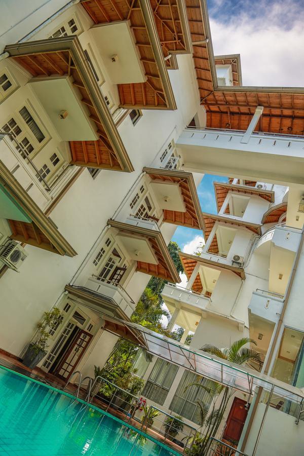 Oak Ray Serene Garden Hotel Kandy Exterior photo