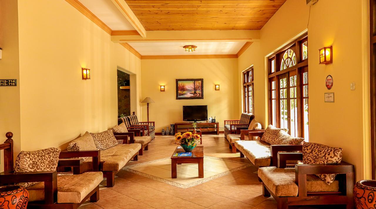 Oak Ray Serene Garden Hotel Kandy Exterior photo