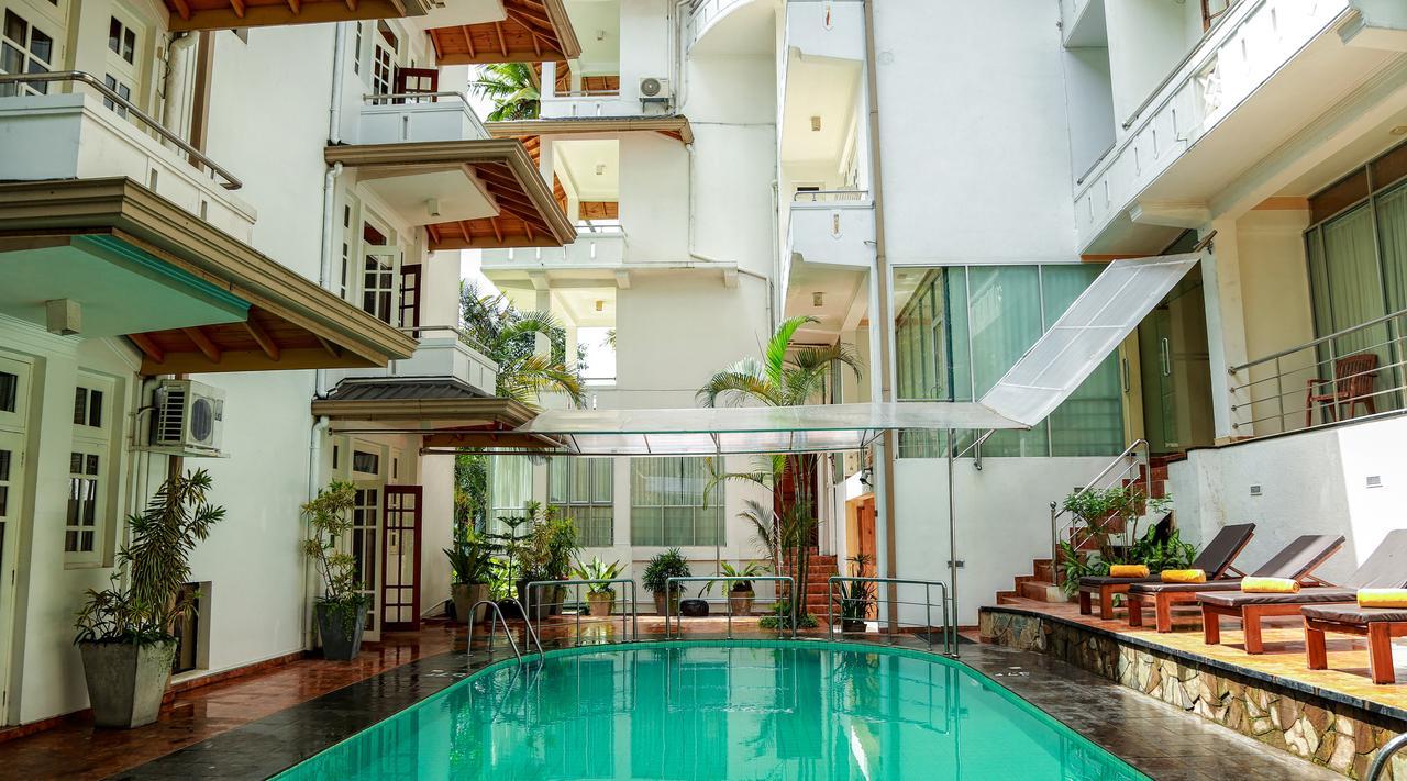 Oak Ray Serene Garden Hotel Kandy Exterior photo